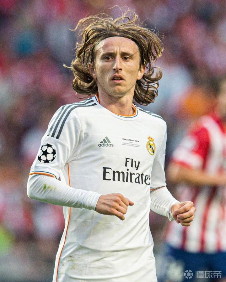 里沙利松晒AI制作孙兴慜雕像图，并艾特热刺官方“请安排”