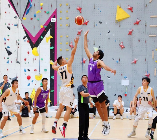 齐达内分享与樊振东切磋的照片：这年轻人球打得着实可以！