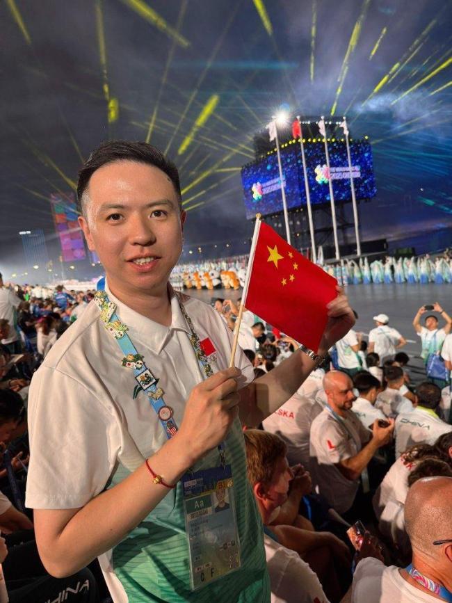 球迷们不仅 球迷们不仅